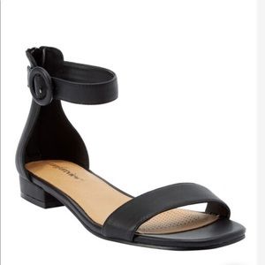 NEW - Black sandal